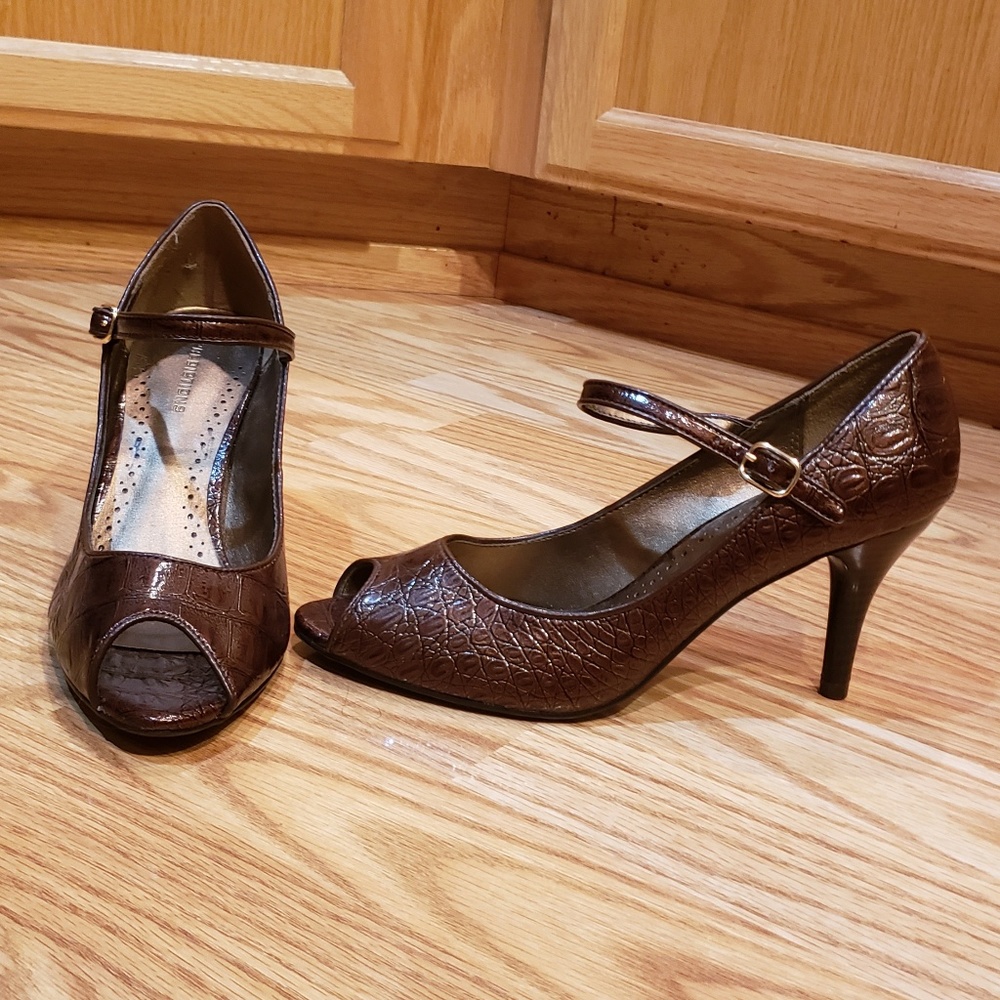 🌼 Lovely Prediction Peep Toe High Heels w/Strap